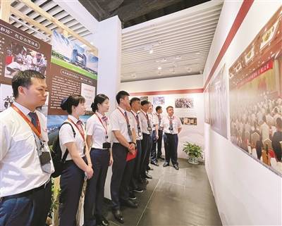 杭州党史百年大事图片展开幕 精心打造沉浸式互动体验区-酷雷曼VR全景